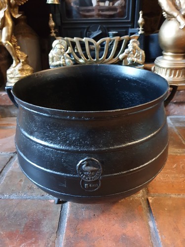 Victorian cast iron cauldron - cast,